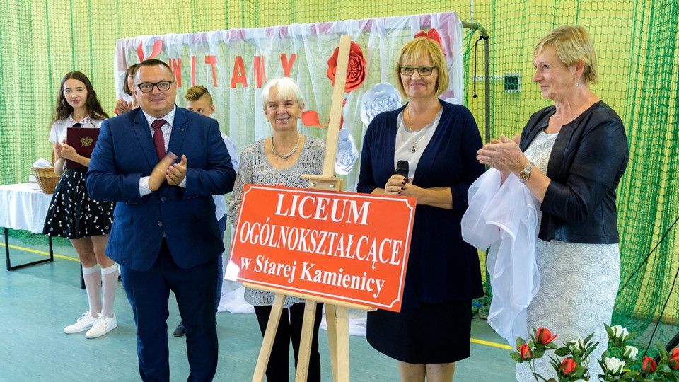 Stara Kamienica: Start wiejskiego liceum