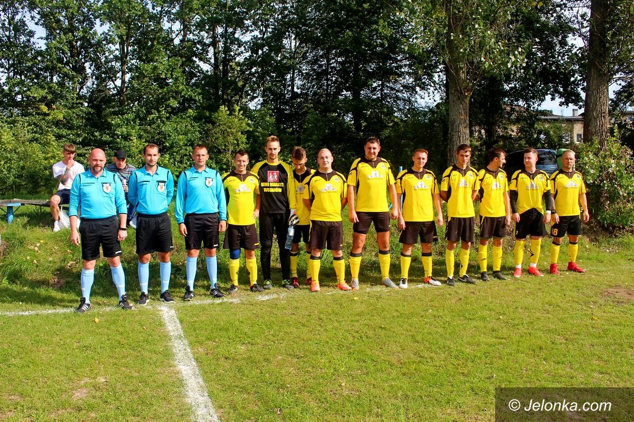 Dąbrowica: Walkower dla Bobrów