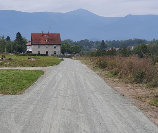 Kostrzyca: Nowa nawierzchnia ulicy w Kostrzycy