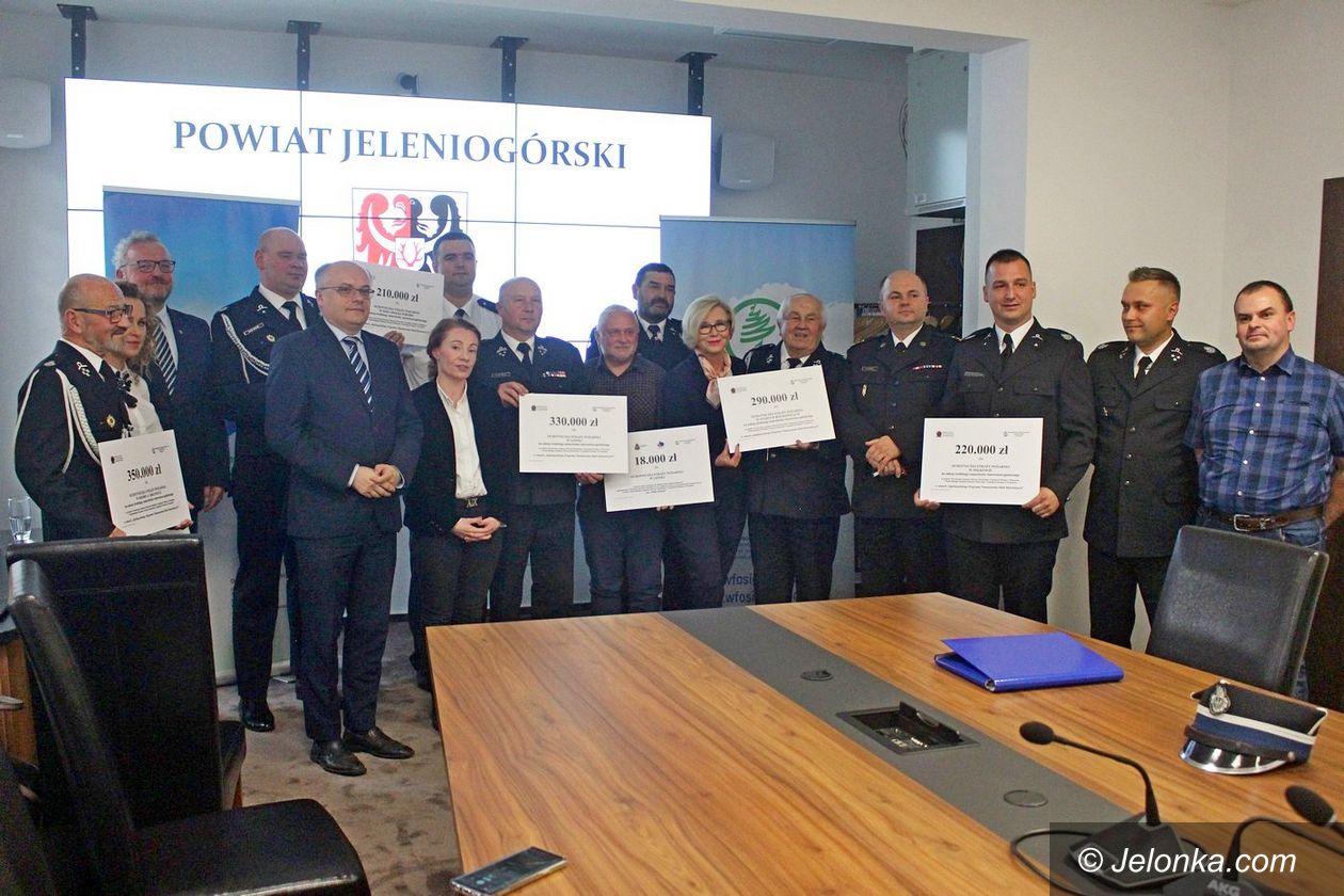 Jelenia Góra: Wsparcie na zakup wozów strażackich