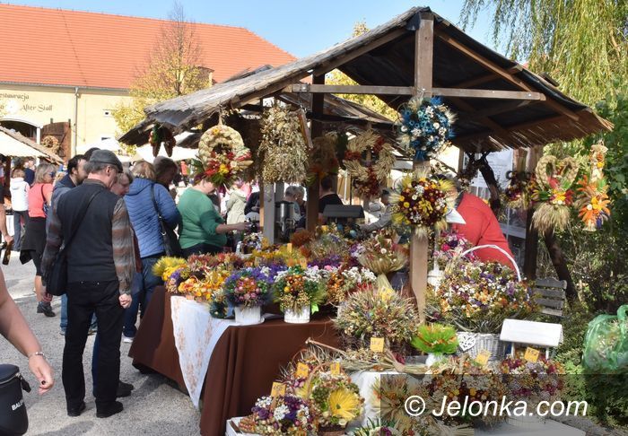 Łomnica: Tłumy we dworze