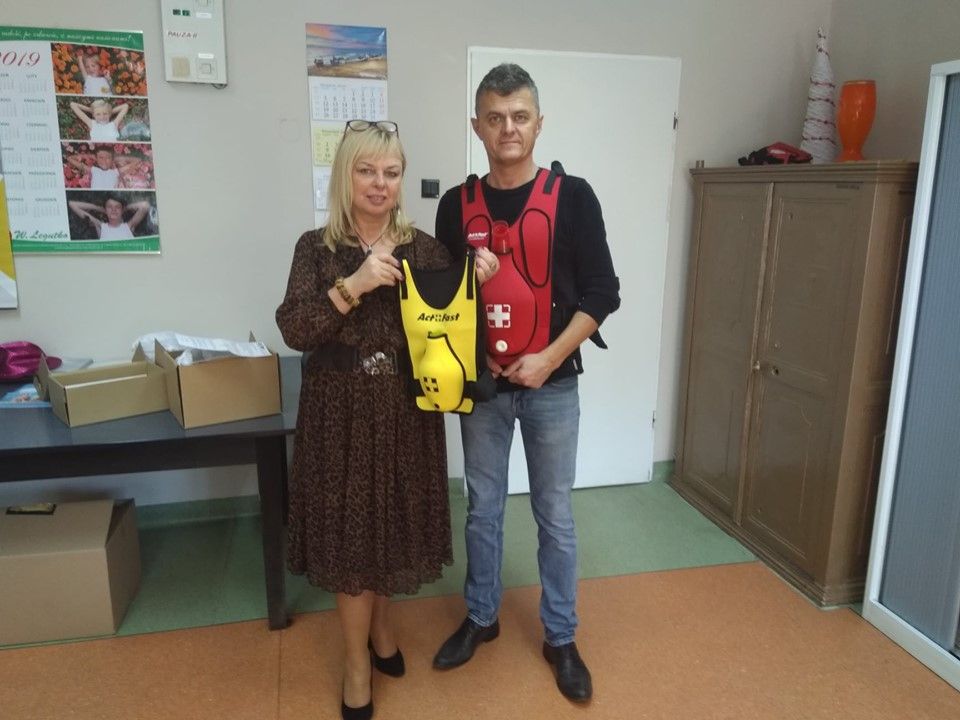Jelenia Góra: Fartuchy Heimlicha trafiły do SP nr 7