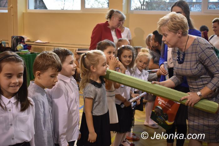 Jelenia Góra: Ślubowały pierwszaki