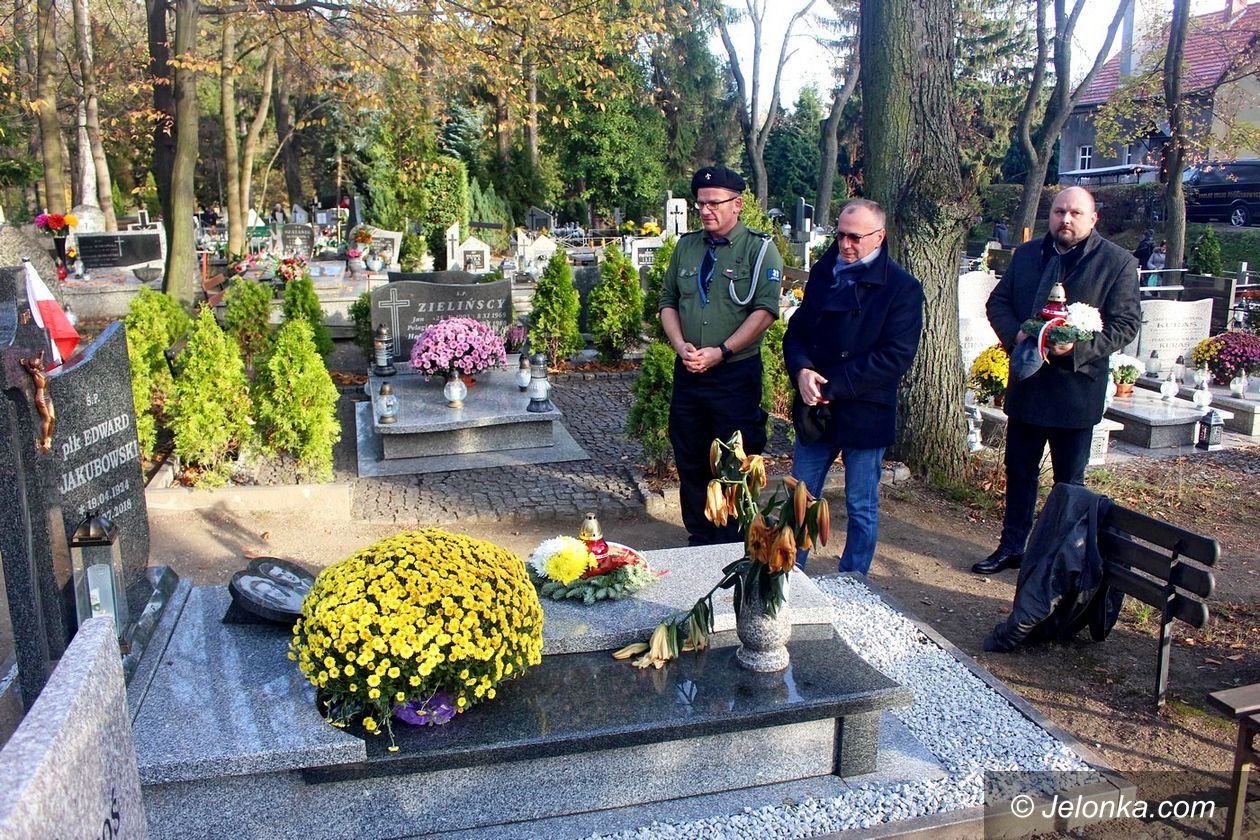 Jelenia Góra: Pamiętali o zasłużonych
