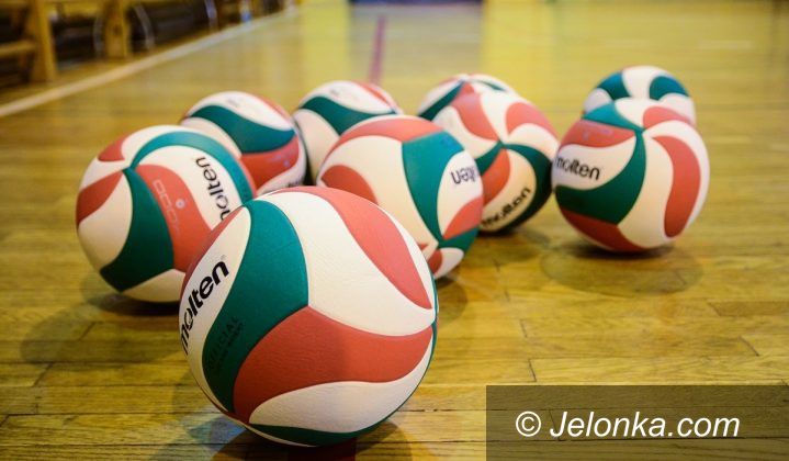 Jelenia Góra: Mikołajkowe zmagania siatkarskie