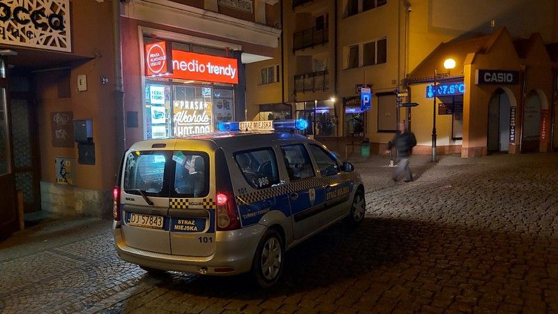 Jelenia Góra: Strażnicy ujęli sprawcę kradzieży sklepowej