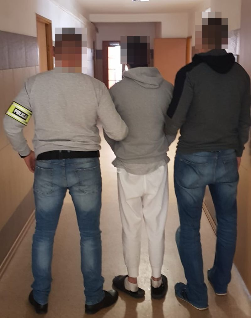 Jelenia Góra: Policjanci w czasie wolnym zatrzymali poszukiwanego