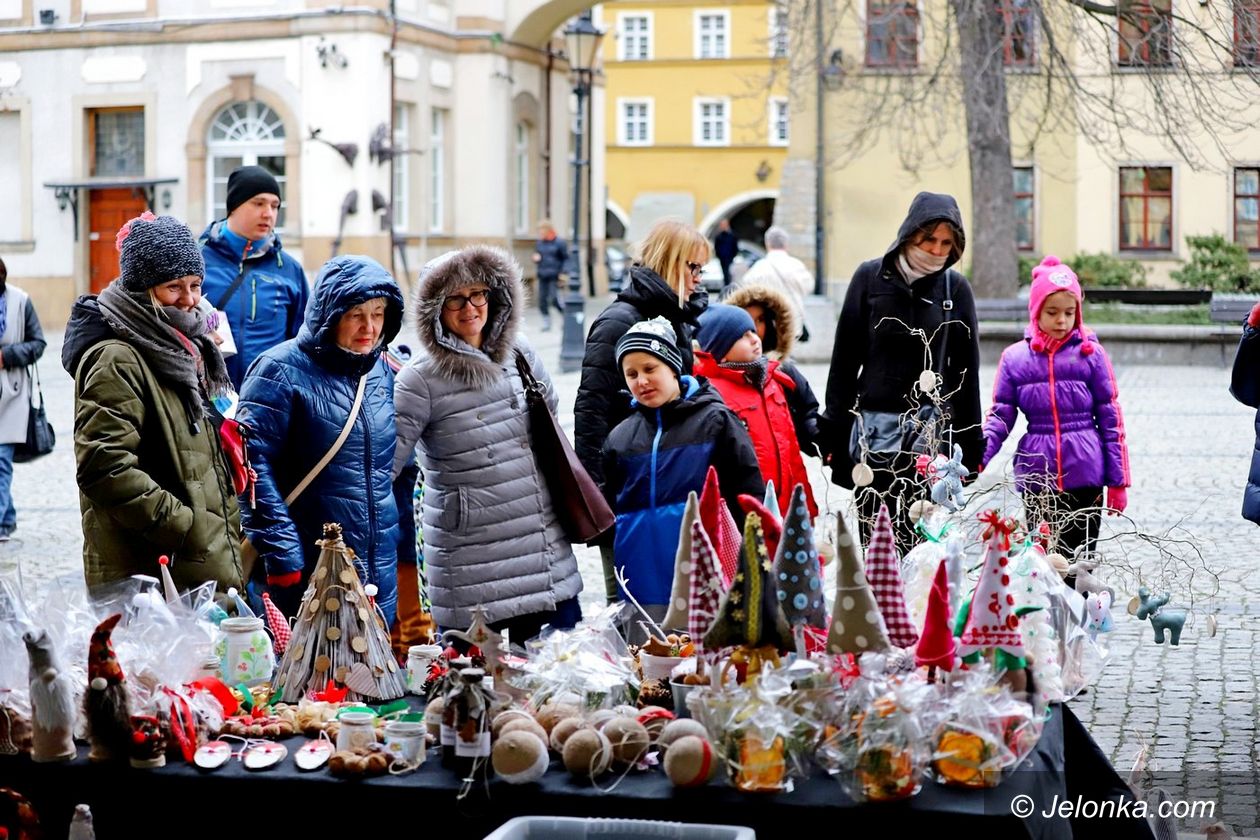 Jelenia Góra: Kiermasz świąteczny – możesz pomóc!