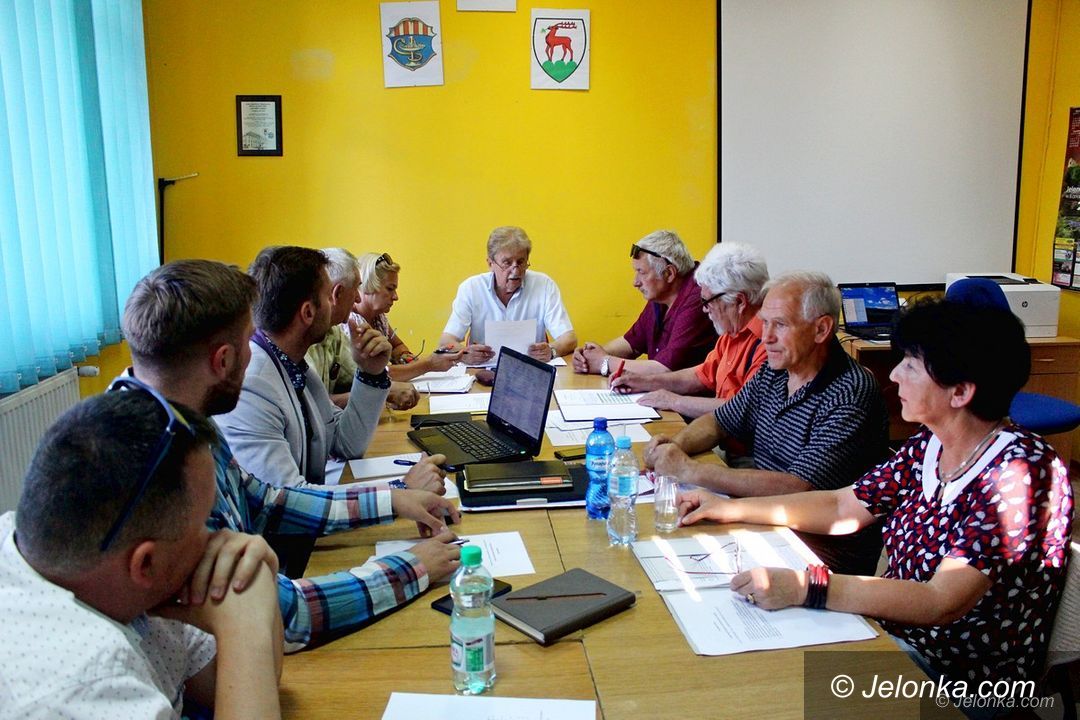 Jelenia Góra: Cieplice nie chcą Jeleniej Góry?