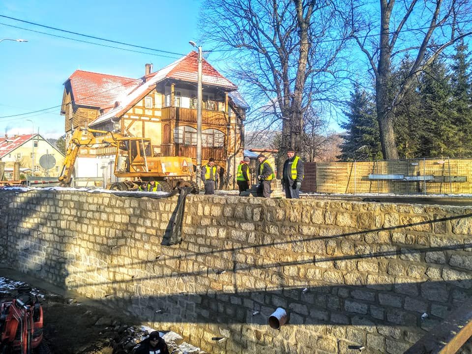 Kowary: Mur oporowy został naprawiony