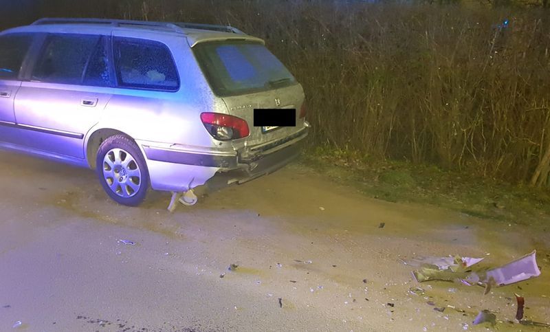 Jelenia Góra: Pijany spowodował kolizję i uciekł