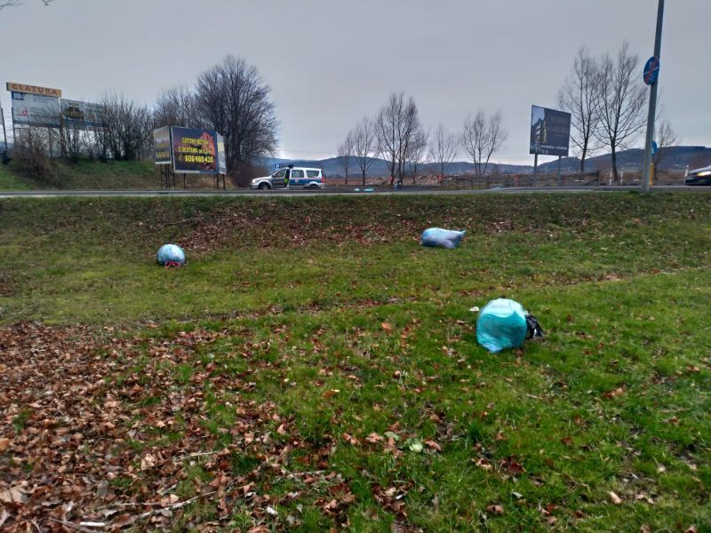 Jelenia Góra: Podrzuciła śmieci – strażnicy znaleźli ją