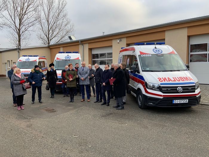 Jelenia Góra: Karetki dla pogotowia