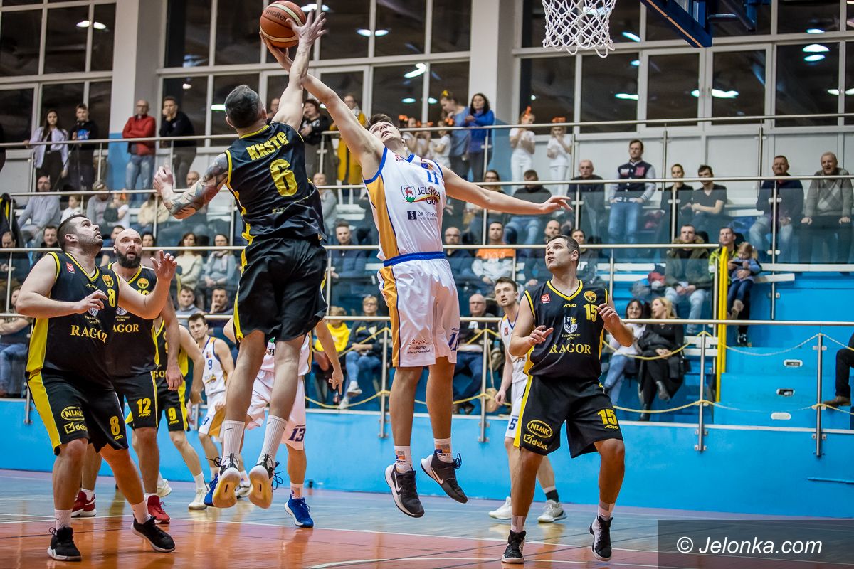 Jelenia Góra: Ciężki bój z KKSTG