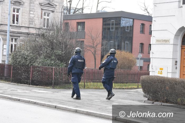Jelenia Góra: Blokada pod sądem