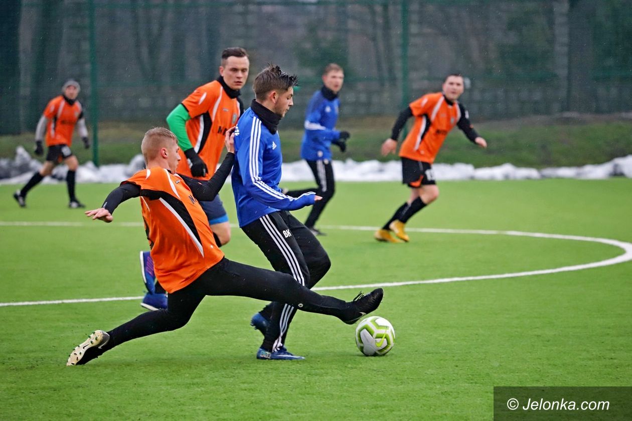 Jelenia Góra: Juniorzy Karkonoszy pokonali ligowców z Mirska