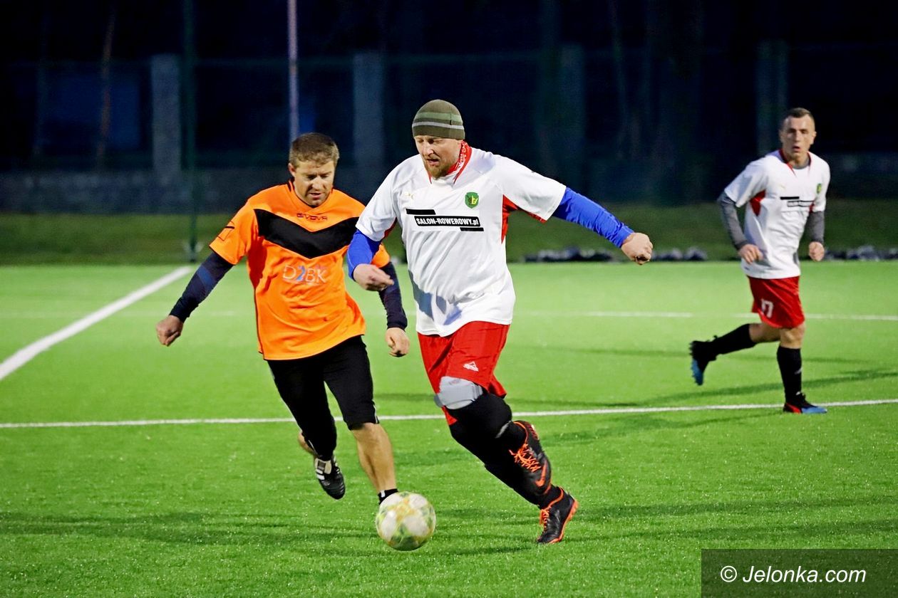 Jelenia Góra: Grad bramek w sparingu