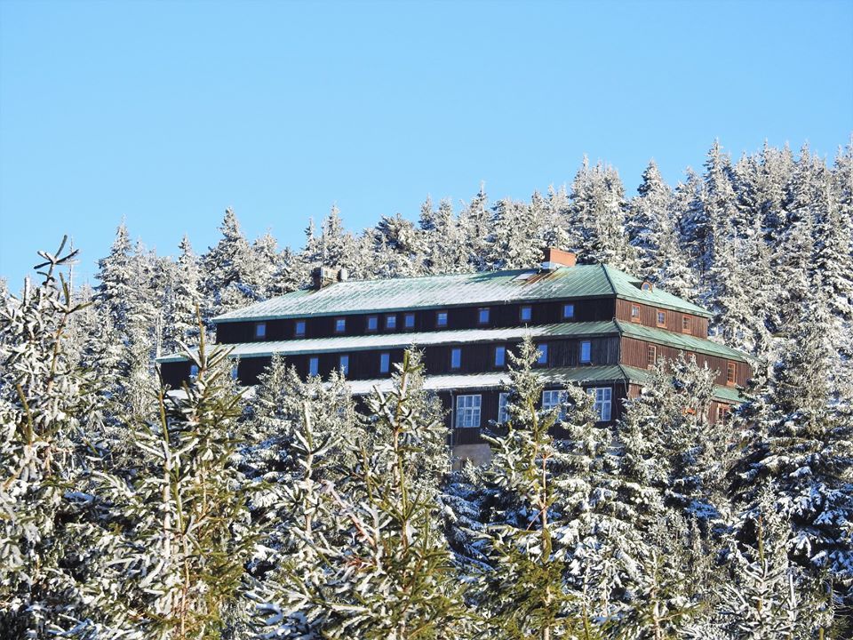 Karkonosze: Schroniska zamknięte