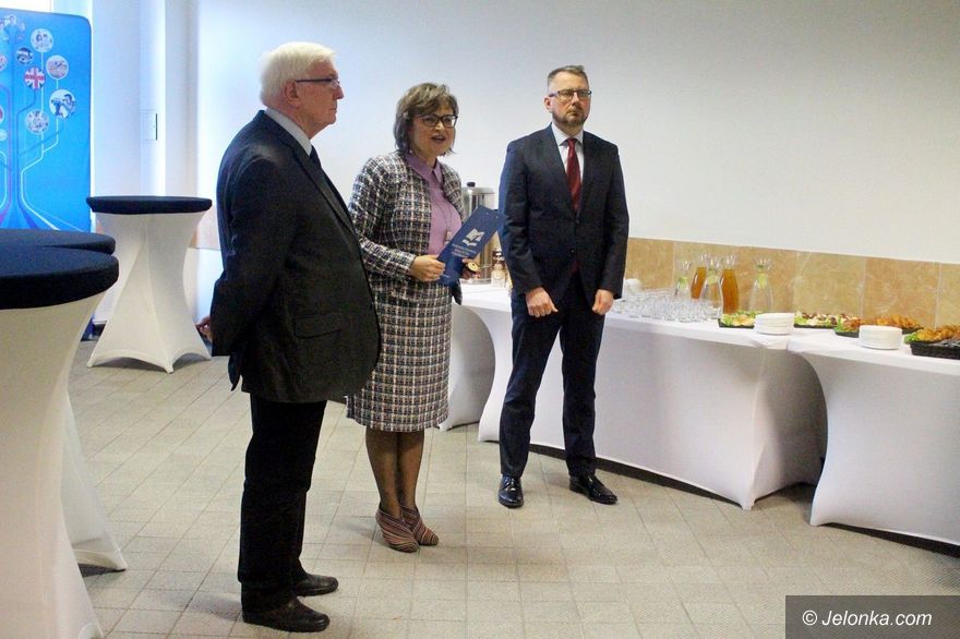 Jelenia Góra: Studenci pielęgniarstwa wspierają służbę zdrowia