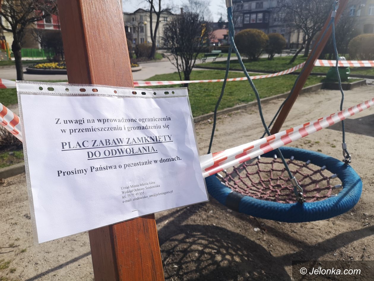 Jelenia Góra: Place zabaw i siłownie zewnętrzne otaśmowane