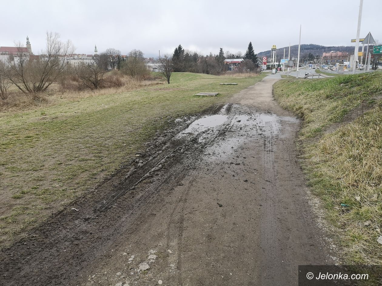Jelenia Góra: Czas na dojścia do przystanków kolejowych