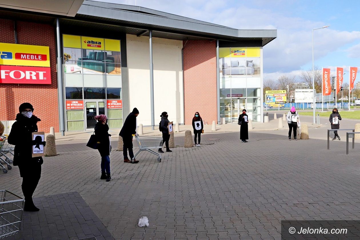 Jelenia Góra: Manifestowali sprzeciw wobec zakazu aborcji