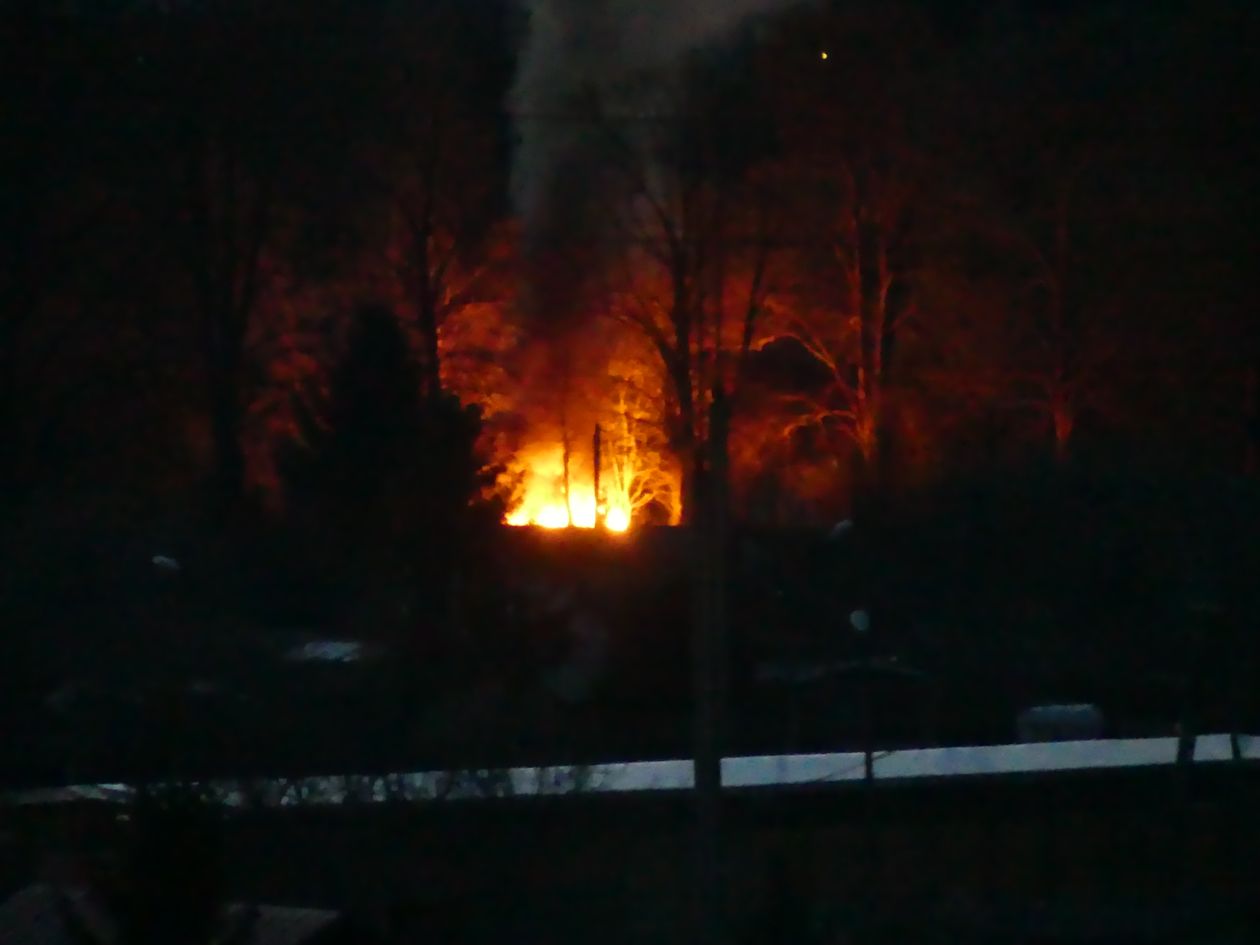 Jelenia Góra: Pożar dzikiego wysypiska