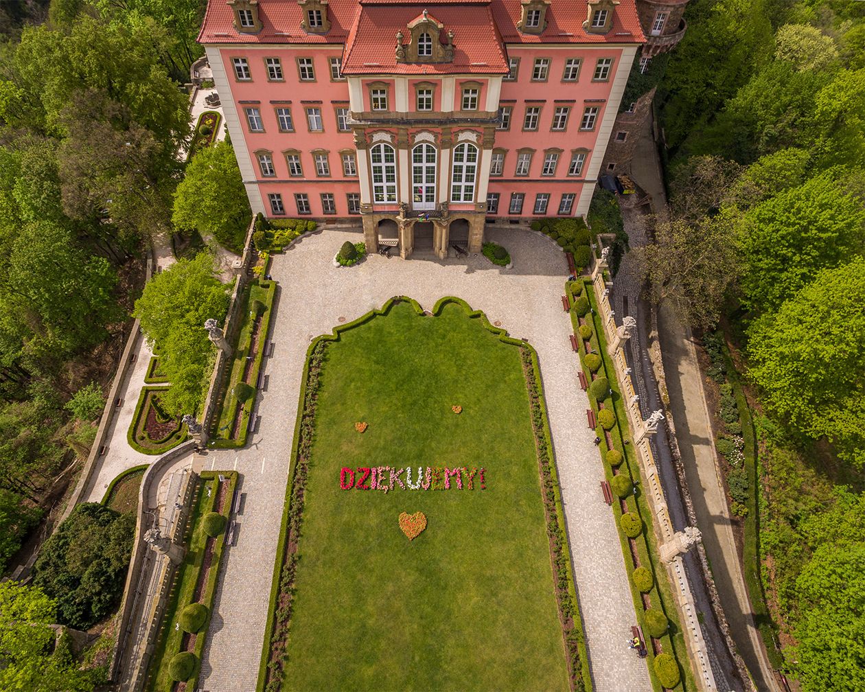 Wałbrzych: Kwiatowe podziękowanie w Zamku Książ