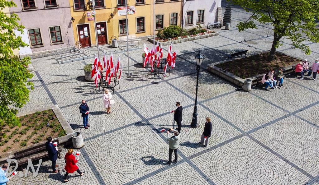 Jelenia Góra: Skromne święto flagi