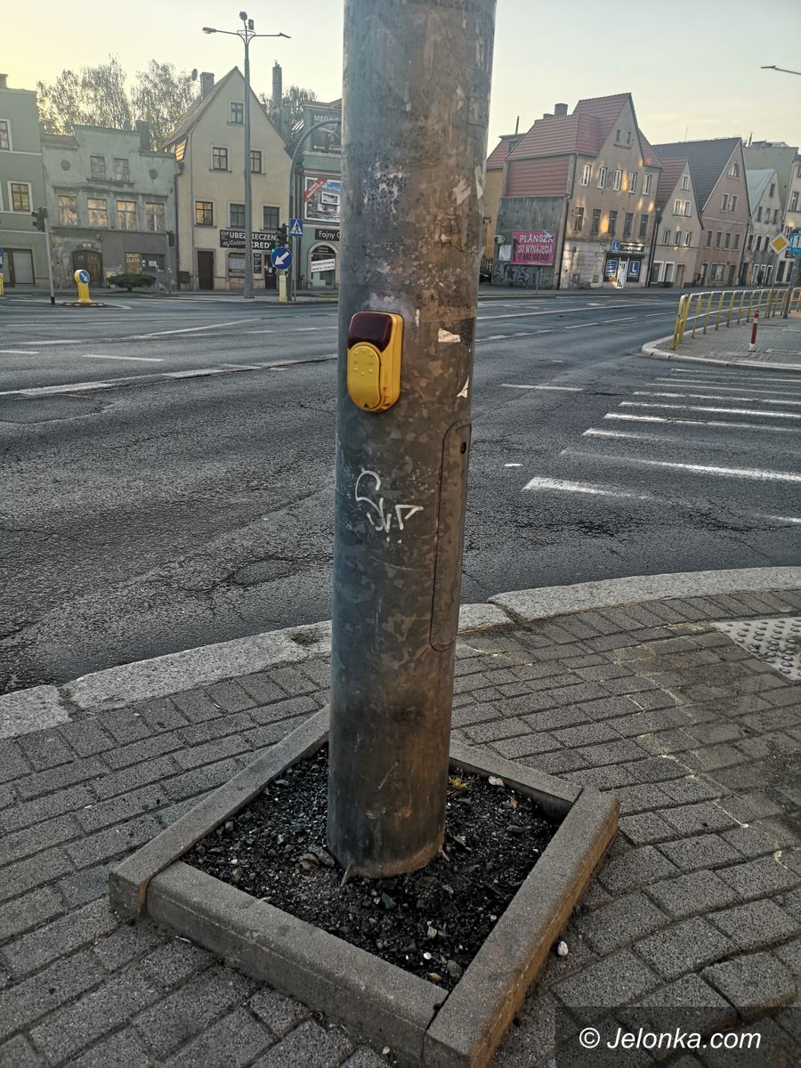 Jelenia Góra: Przejścia na przyciski