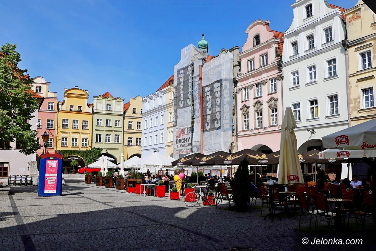 Jelenia Góra: Gastronomia i fryzjerzy wracają