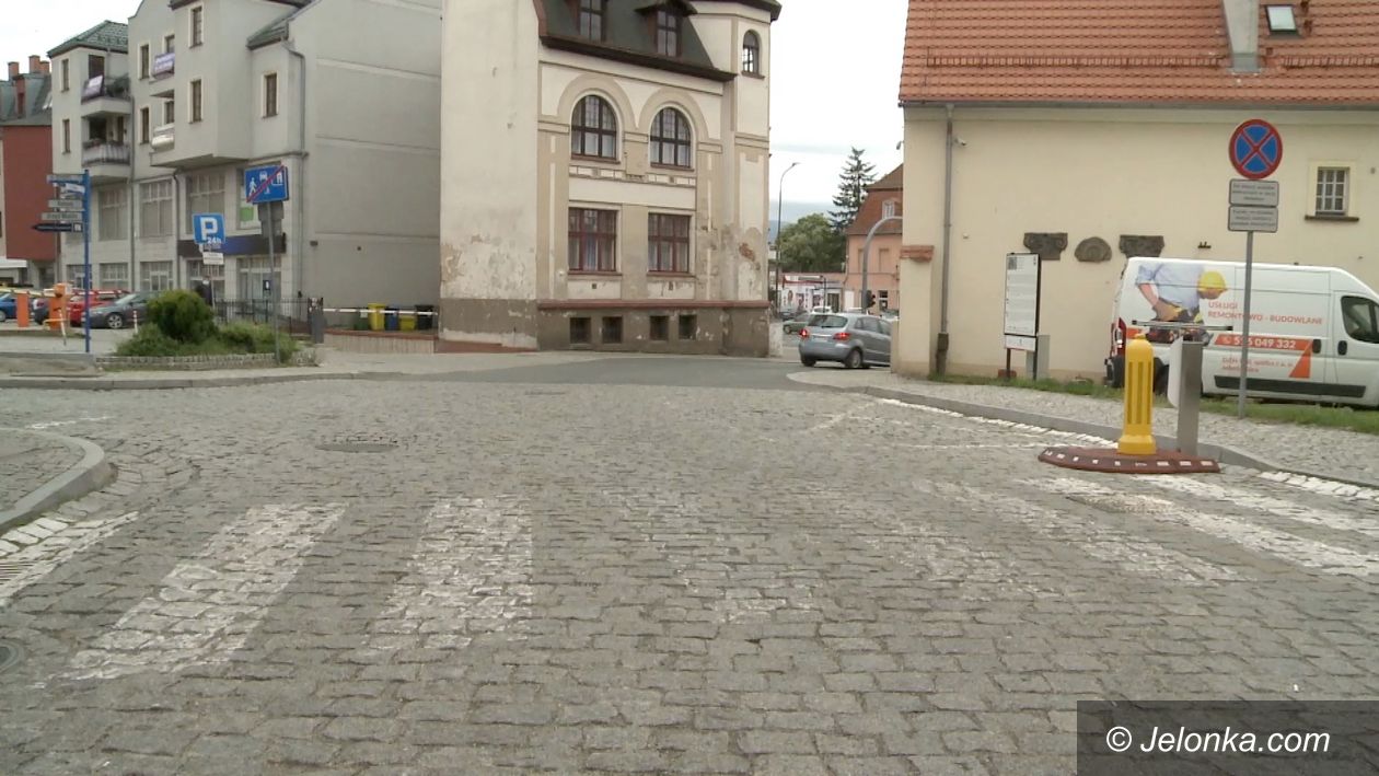 Jelenia Góra: Po zimie znaki poziome słabo widoczne