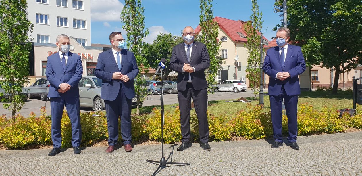 Region: Posadzili Dęby Samorządności