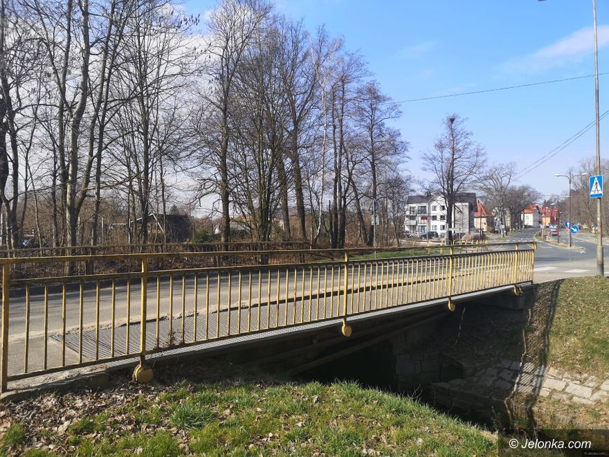 Jelenia Góra: Jak dojechać na Czarne?