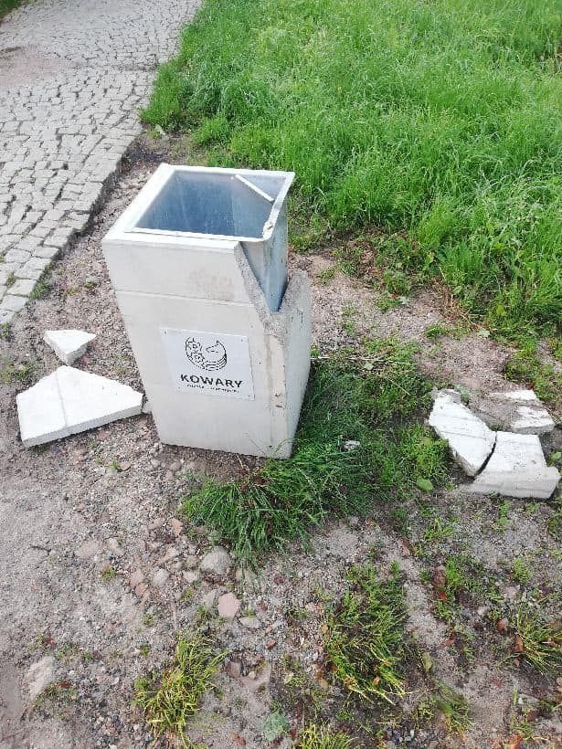 Kowary: Wandale znów w akcji
