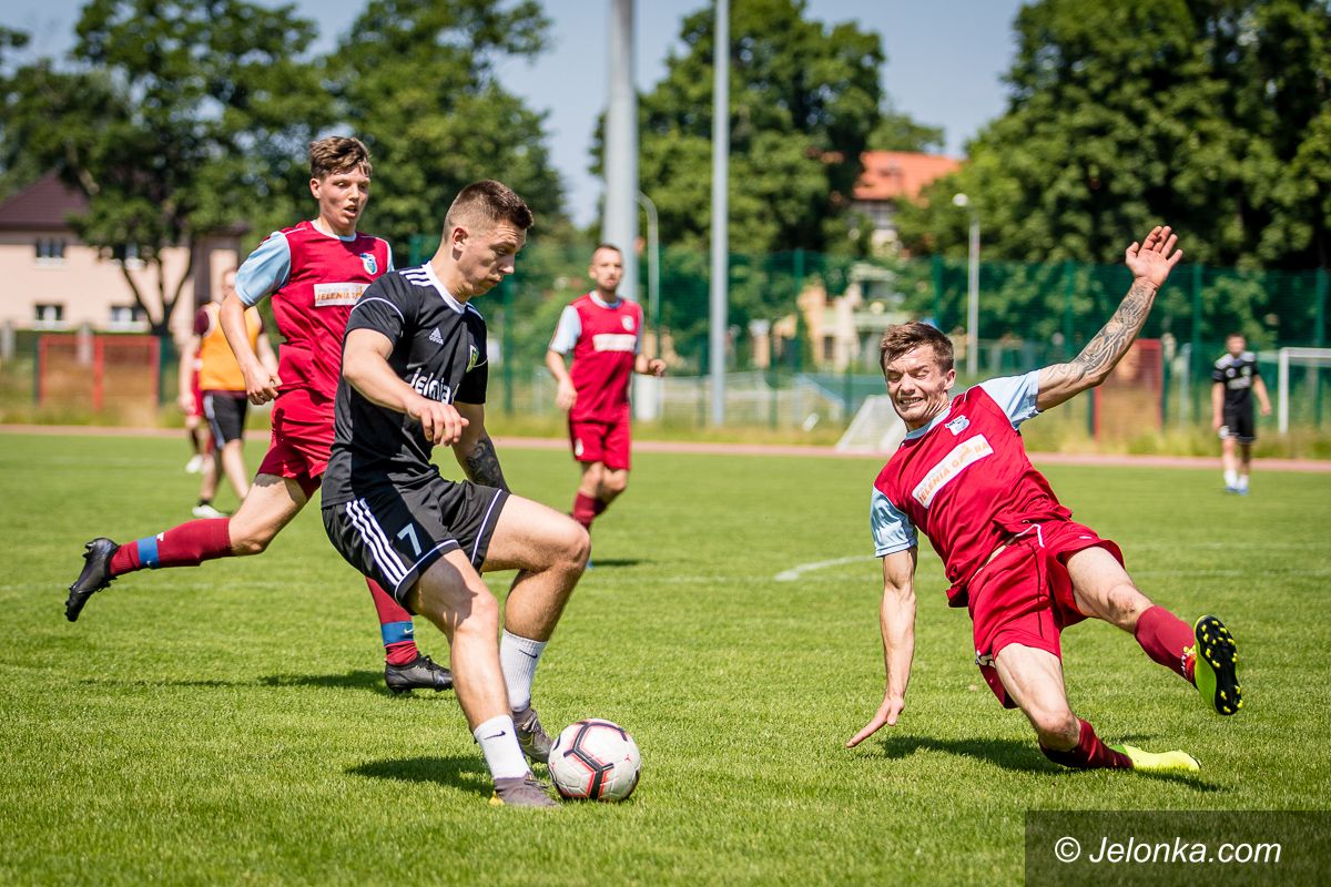 Jelenia Góra: Okazałe zwycięstwo Karkonoszy
