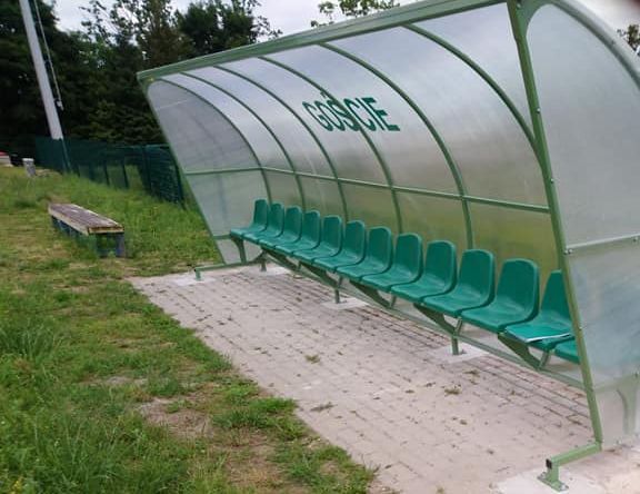 Kowary: Nowe boksy na stadionie