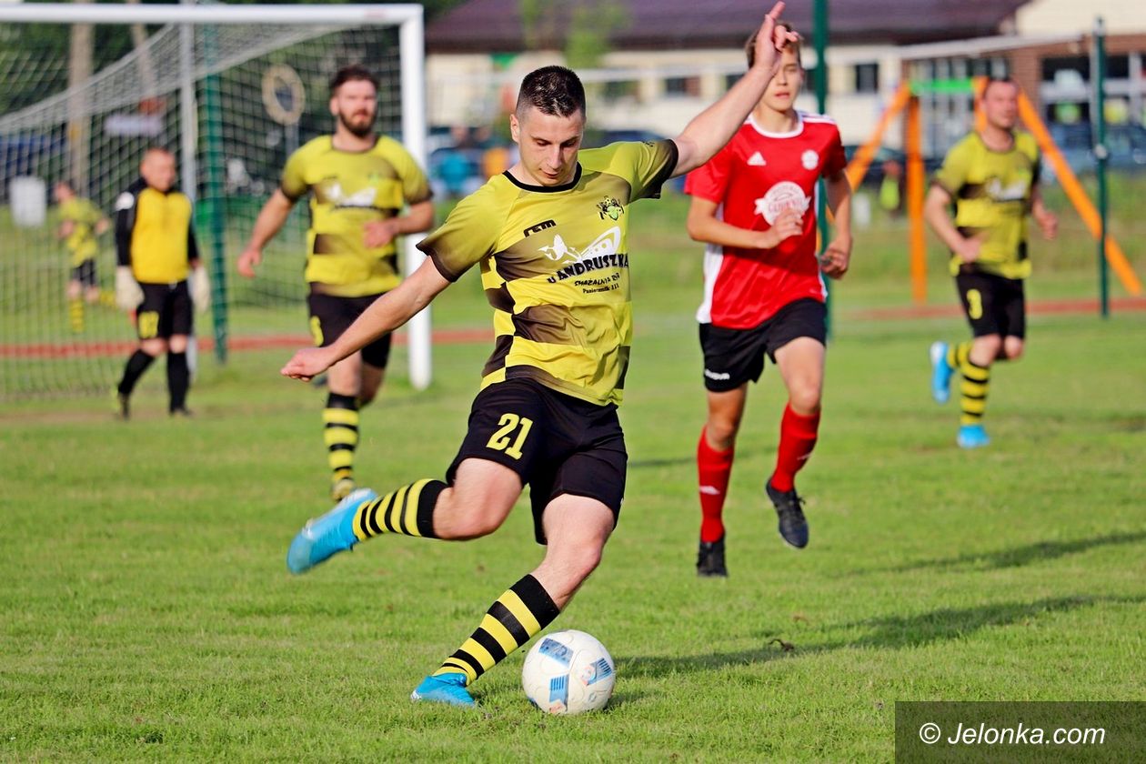 Jelenia Góra: Pub Gol pokonał Chmielankę