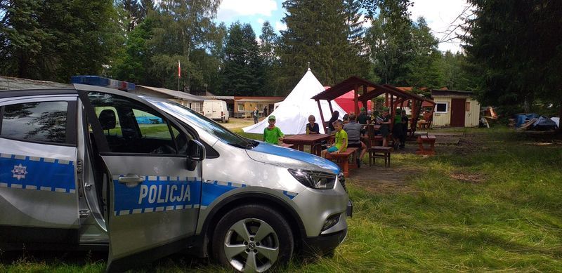 Szklarska Poręba: Policjanci u harcerzy