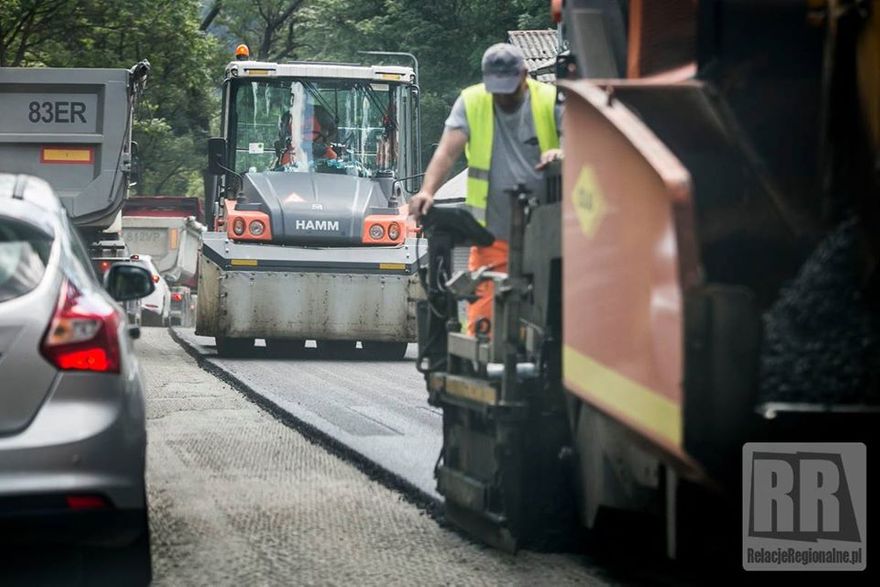 Szarocin. Ogorzelec: Remont drogi Szarocin – Przełęcz Kowarska