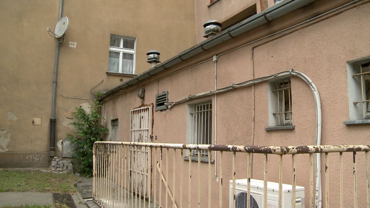 Jelenia Góra: Interwencja wspólnoty z Placu Ratuszowego nr 8