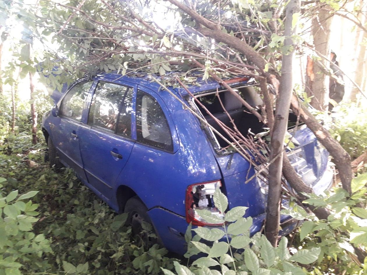 Mysłakowice: Auto wypadło z drogi
