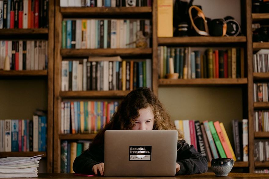 Lwówek Śląski: Laptopy dla dzieci z rodzin zastępczych