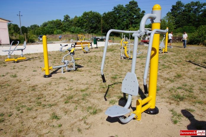 Rakowice Wielkie: Rozbudowa siłowni w Rakowicach Wielkich