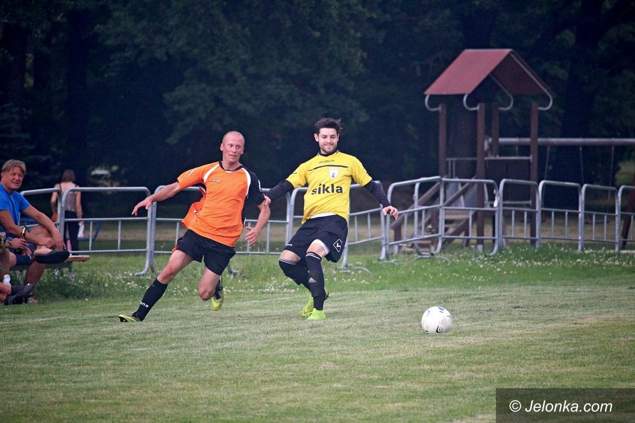 Jelenia Góra: Gładkie zwycięstwo Victorii