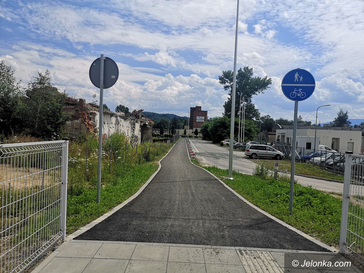 Jelenia Góra: Chodnik z Karola Miarki gotowy