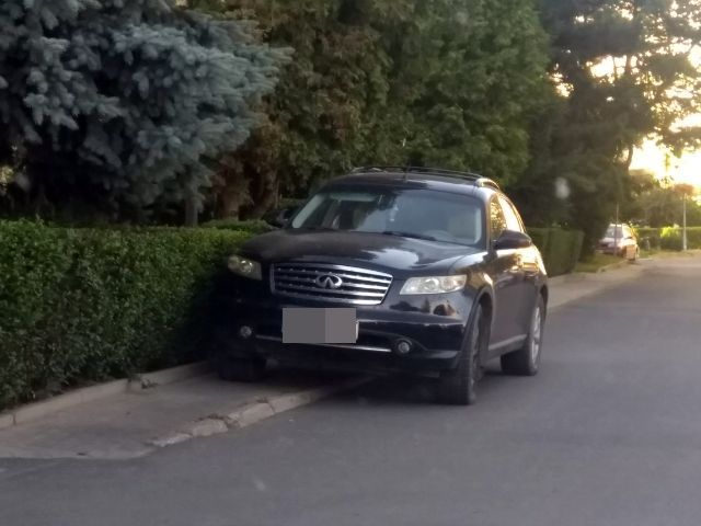 Jelenia Góra: Znowu auto na chodniku