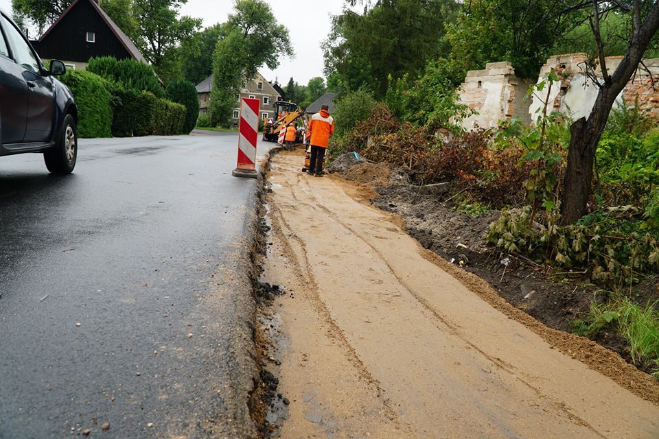 Żeliszów: Przebudowa chodnika