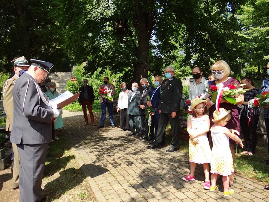 Jelenia Góra: Spotkali się przy grobie ppłk. Eugeniusza Głowacza