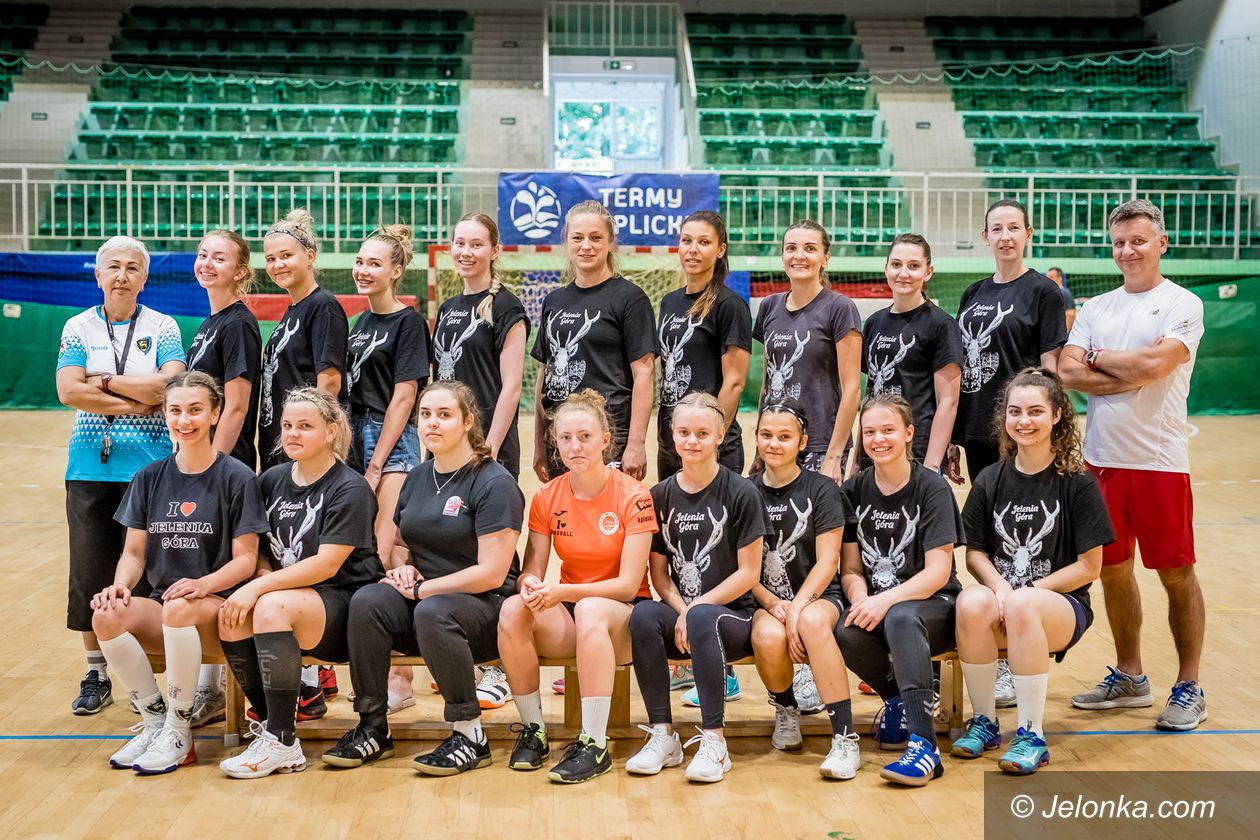 Jelenia Góra: Powrót do hali